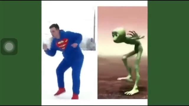 Зелёный человек танцует кто из них круто танцует Dame to cosita смотреть онлайн