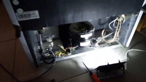 Ремонт холодильника Candy щелкает реле