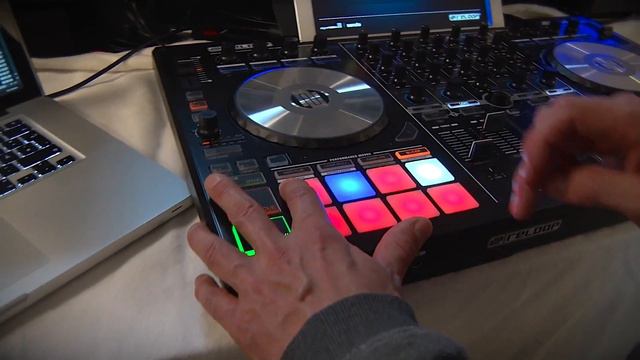 Reloop MIXON 4 Hybrid DJ Controller Test // Review // Demo (deutsch) смотреть онлайн