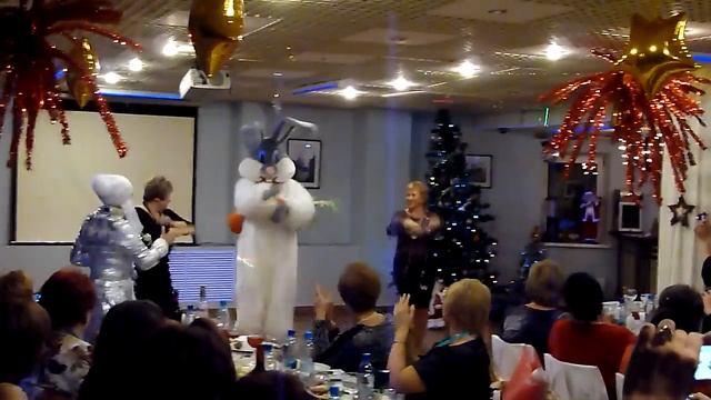 Танец Кролика Мытищи Новый Год 2011.m2ts смотреть онлайн