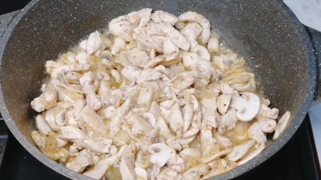 СЫРНЫЕ ТОСТЫ С КУРИЦЕЙ И ШАМПИНЬОНАМИ/Супер хрустящий/ понравится всем ?? смотреть онлайн