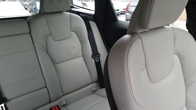 191D32301 - 2019 Volvo XC60 D4 Momentum 190HP 2WD Auto, Harmon Kardon Audio... смотреть онлайн