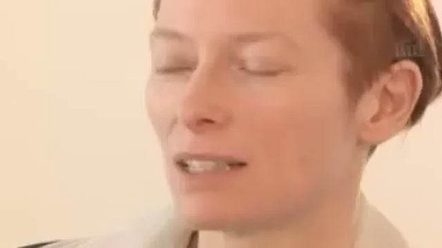 Tilda Swinton Interview for Teddy's смотреть онлайн