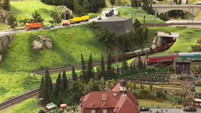 ?HD Компиляция Миниатюрная страна чудес Гамбург Германия - Miniatur Wunderland (03662 ru) смотреть онлайн