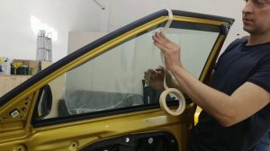 Как разобрать дверь на Kia Seltos