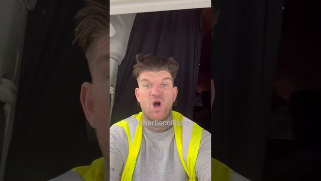 How bricklayers react to other bricklayer videos? #bricklaying #construction #banter смотреть онлайн