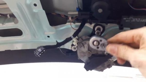 Opel Corsa C, back wiper motor replacement