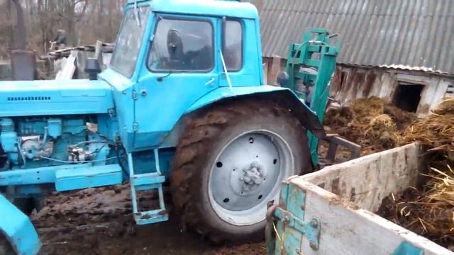 МТЗ-80. Погрузка самодельным куном на заднюю навеску. смотреть онлайн
