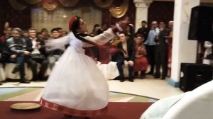 Изумительный традиционный  памирский   танец в исполнении Замиры