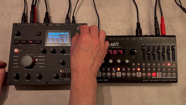 First test of the Elektron Analog Heat +FX with Erica Synths LXR-02 смотреть онлайн