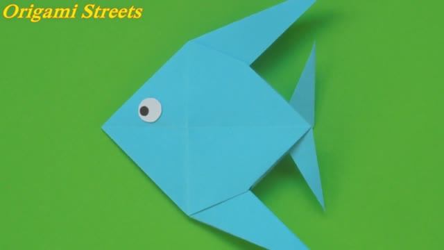 Оригами рыбка. Как сделать рыбку из бумаги.mp4 смотреть онлайн