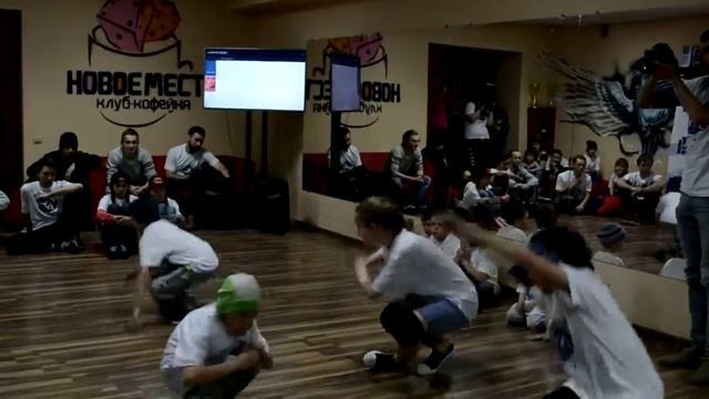 Маленький синхрон от лучших учеников "Ритмичного воина" смотреть онлайн