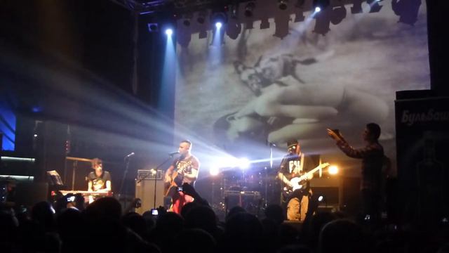 БЕЗ БИЛЕТА - Любить этот мир 06.11.2013 (live) смотреть онлайн