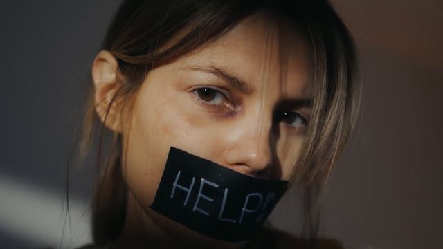 Почему лампочку не вытащить изо рта?