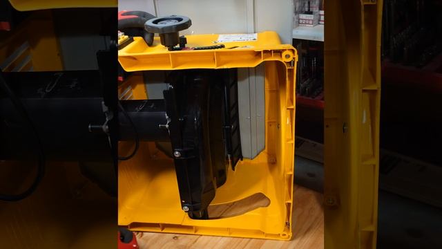 Everyone Very Dangerous table saw, First look on Femi Job Line TS 36-523.(Poor quality). смотреть онлайн