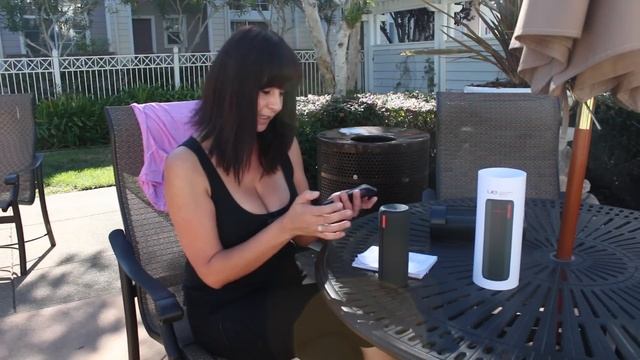 Uzie's Reviewzies (Ep. 5) - UE Boom смотреть онлайн