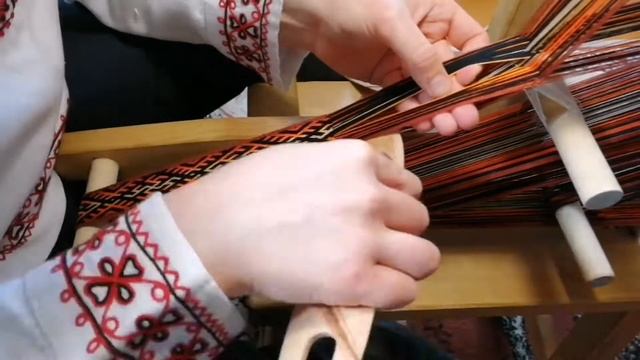 Процесс ткачества браного пояса смотреть онлайн