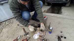 Снятие карданного вала и замена крестовин на ВАЗ 2123 Шевроле НИВА