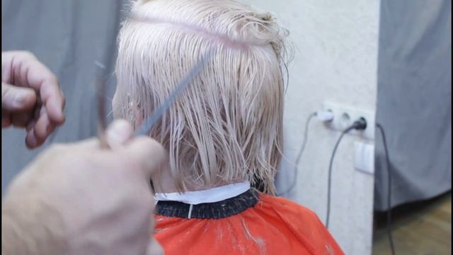 Женская стрижка. Боб, асимметрия women's haircut смотреть онлайн