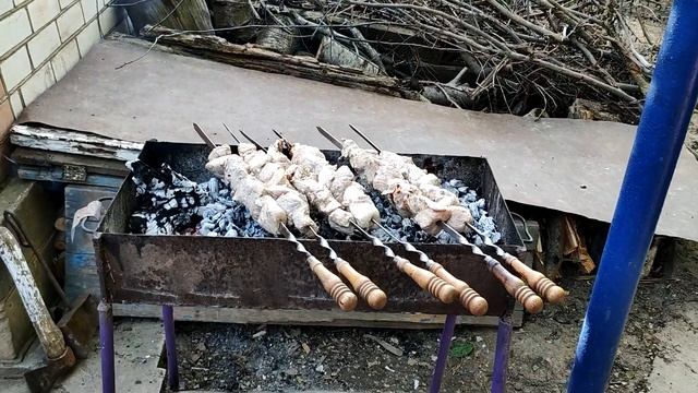 Жарю шашлык в гостях ✅ Вкусный шашлык ❗❗❗ Шашлык из свинины ✅ смотреть онлайн