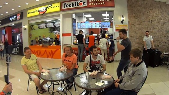 Выпуск 19. Бабка на Гироскутере. Чемпионат по поеданию Тортилий . смотреть онлайн