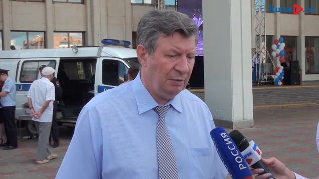 Куряне сдали отпечатки пальцев в "Полицейской академии" смотреть онлайн