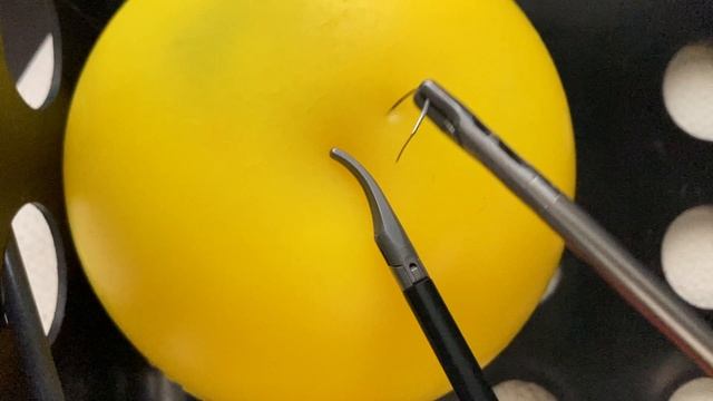 повороты иглы левой рукой // лапароскопический шов смотреть онлайн