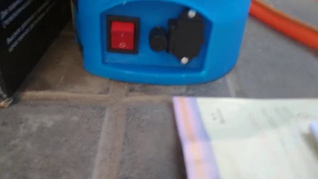 Опрыскиватель аккумуляторный ранцевый Комфорт Умница ОЭЛ 16 с регулятором мощности смотреть онлайн