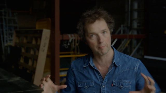 Chris Addison introduces La traviata: Behind the Curtain смотреть онлайн