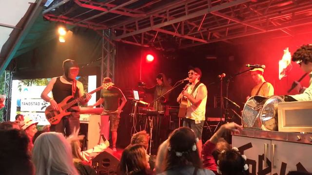 Jippi Tornado - Teenage Dirtbag (Brøvøllsfestivalen 2017) смотреть онлайн