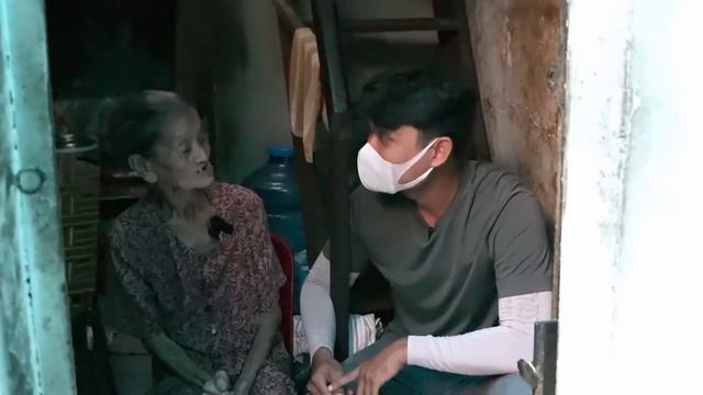 Mẹ Già 84 Tuổi Gồng Gánh Nuôi Con Trai Bị Liệt, Còn Sống Là Còn Nuôi смотреть онлайн