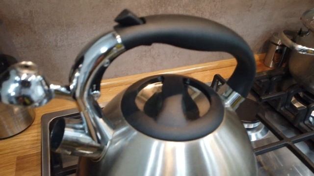 Kela Wasserkessel 3 Liter Edelstahl | Toller Pfeifton | Einfaches "Handling" смотреть онлайн