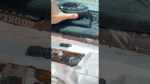 Установка сабвуфера DL AUDIO PHOENIX BLACK BASS 69 в полку Mark 2 90