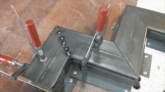 Делаем ломаный косоур. Лестница на ломаном косоуре. Каркас для лестницы. смотреть онлайн