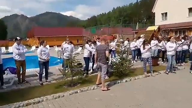 Выдаем именные толстовки смотреть онлайн