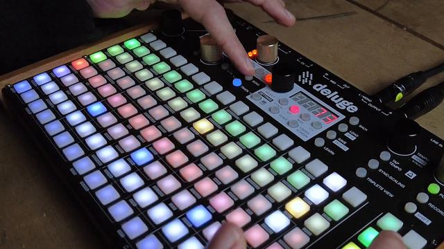 Synthstrom Deluge - Jam смотреть онлайн