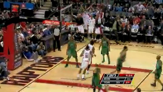 Chris Bosh posterizes Shelden Williams (January 10, 2010) смотреть онлайн