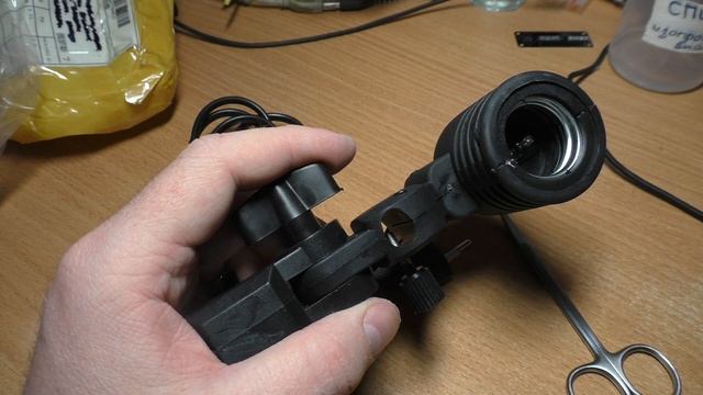 Распаковка.Держатель лампы E27, зонта, поворотный AE1A. Для студийного штатива смотреть онлайн