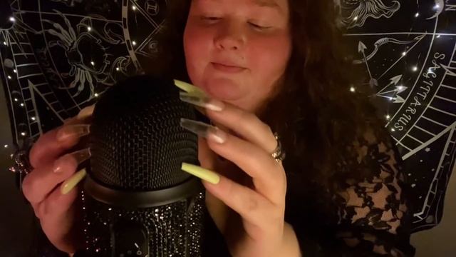 ASMR | SPIDERS CRAWLING UP YOUR BACK MIC TRIGGER смотреть онлайн