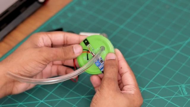 WOW! Amazing DIY idea | Sanitizer Dispenser смотреть онлайн