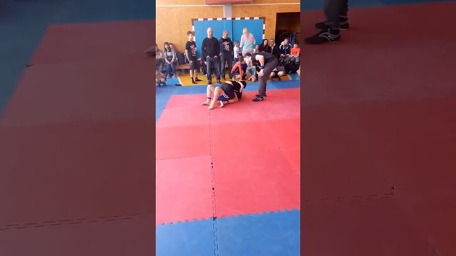 Чемпионат Днепра по грепплингу 07.04.2018 - категория 10-11 лет до 46 кг. смотреть онлайн