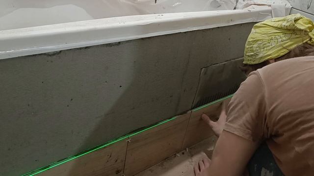 Монтаж экрана под ванну из плитки.Надёжный экран из газоблоков с самодельным люком под плитку. смотреть онлайн