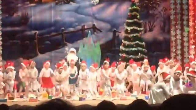 мой маленький" гномик" в новогоднем представлении смотреть онлайн