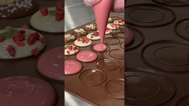 Медианты из настоящего бельгийского шоколада?#бельгийскийшоколад #шоколадручнойработы #кондитер смотреть онлайн