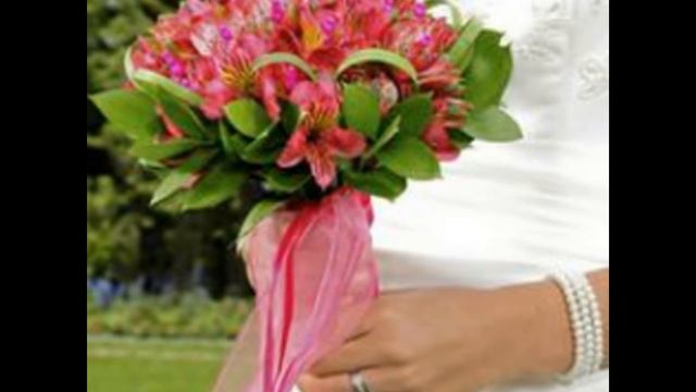 Fall Rose & Peruvian Lily Bouquet смотреть онлайн