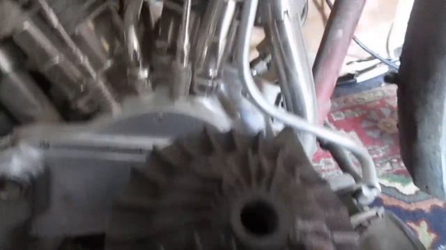 1912 1913 1914 Harley Davidson antique motorcycle cylinders barn find... смотреть онлайн