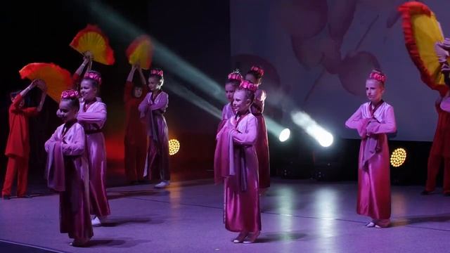 Народный театр танца Топ топ, рук Ю А Созина русские, Поворинский район стилизованный китайски смотреть онлайн