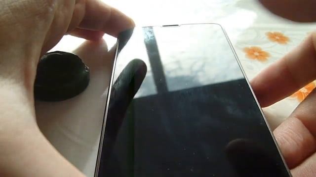 Удаление полос с экрана смартфона Philips W8510 смотреть онлайн