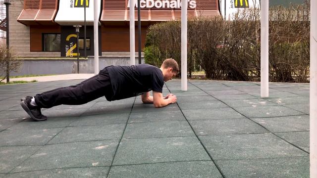 Элемент 32.  Флажок со скрещенными руками