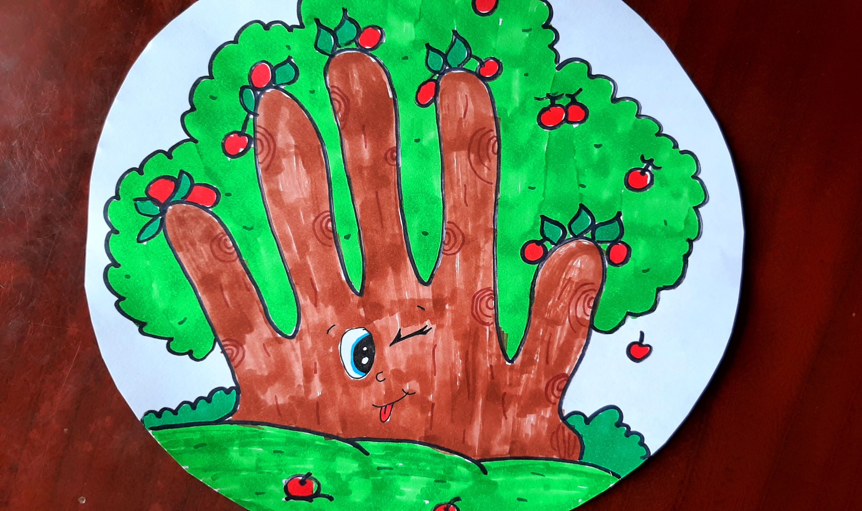 Дерево с помощью руки смотреть онлайн